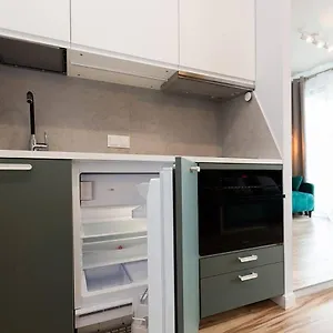  Apartament Easy & Comfortable, With Balcony, Very Close To The Center